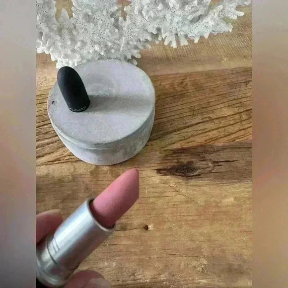 MAC Powder Kiss Lipstick ~ Sultry Move (921) ~ NEW in box! - Picture 11 of 11